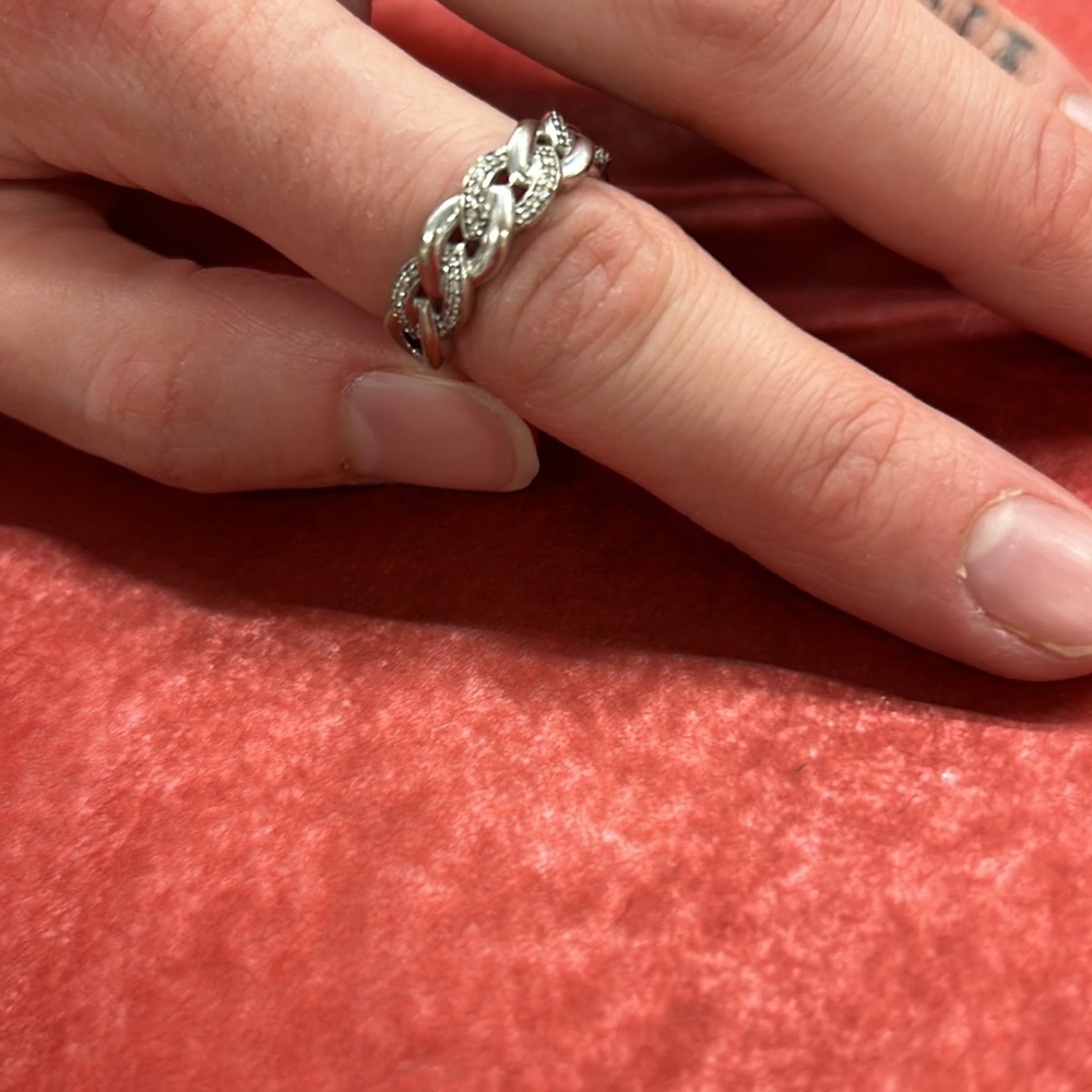 10k White Gold Pave Diamond Infinity Ring Size 7